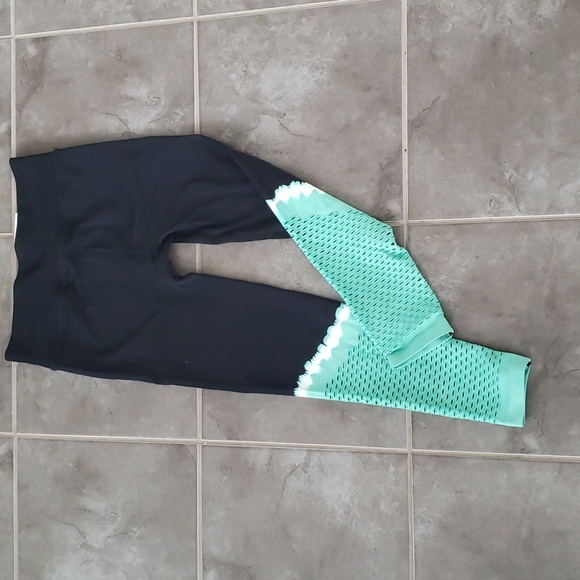 Infinite Workout Leggings - Picture 9 of 9